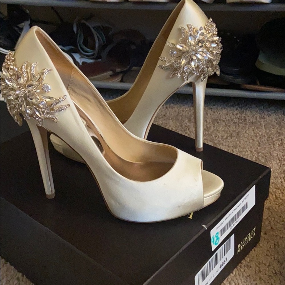 Badgley Mischka Marcia Ivory satin heels